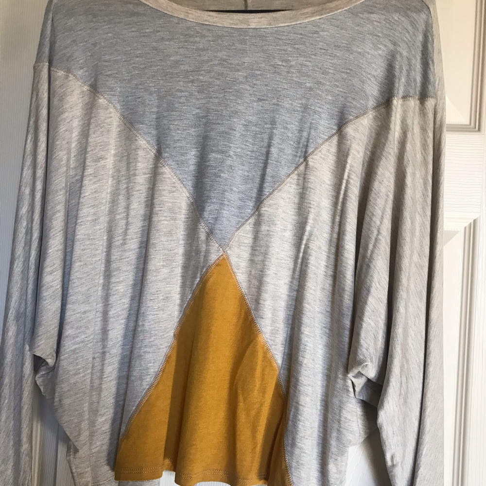 Vici Collection Gray long sleeved top